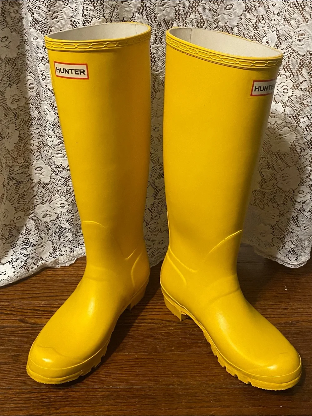 Hunter tall yellow rain boots women’s 8